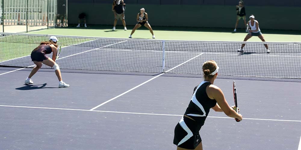 Tennis team players coordinating match schedules through the Ralle platform